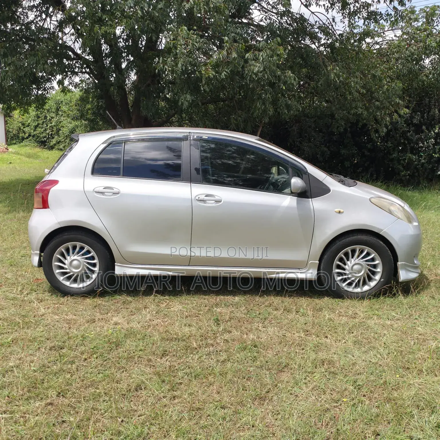 Toyota Vitz 2006 Silver