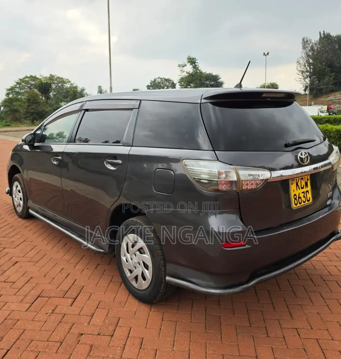 Toyota Wish 2013 Gray