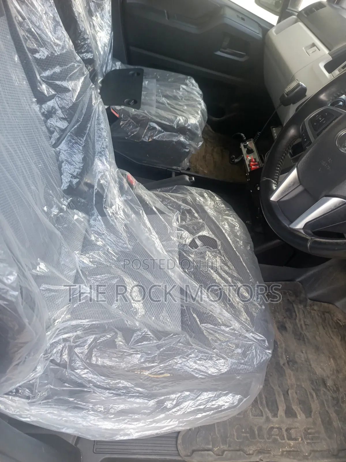 Toyota HiAce 2022 White