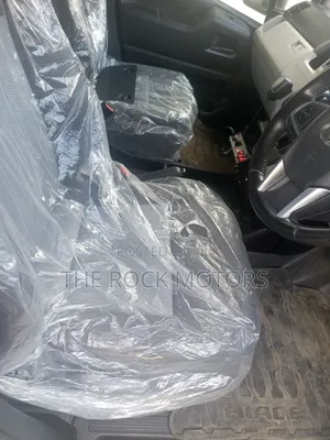Toyota HiAce 2022 White