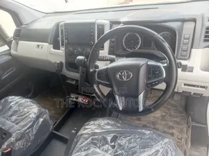 Toyota HiAce 2022 White