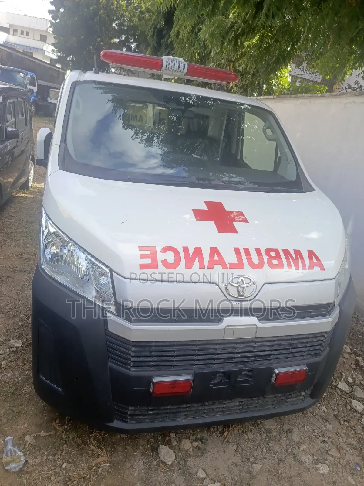 Toyota HiAce 2022 White