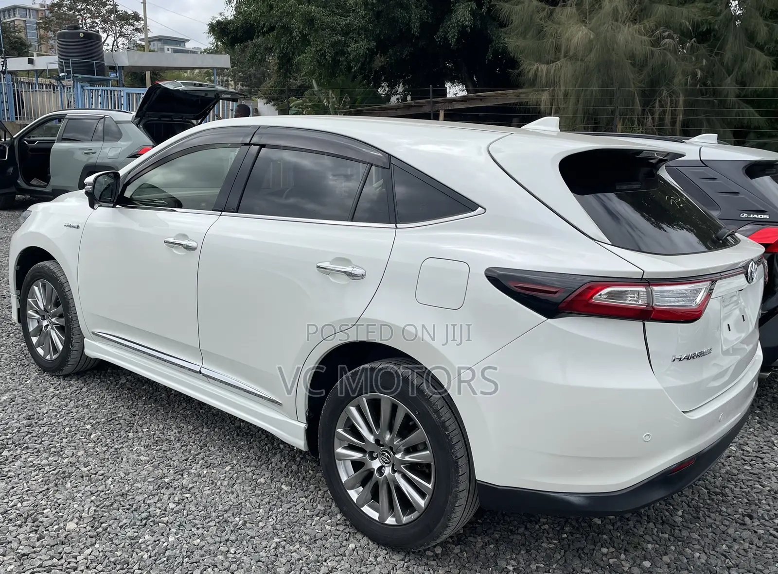 Toyota Harrier 2.5 Hybrid 4WD 2019 White