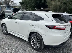 Toyota Harrier 2.5 Hybrid 4WD 2019 White