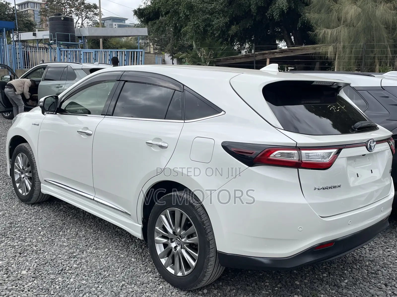 Toyota Harrier 2.5 Hybrid 4WD 2019 White