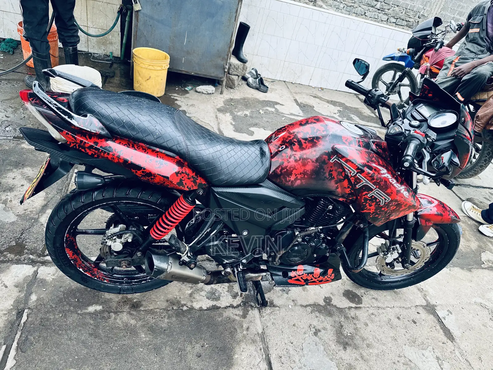 TVS Apache 180 RTR 2015 Red