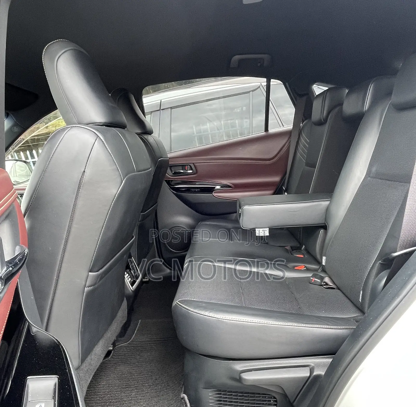 Toyota Harrier 2.5 Hybrid 4WD 2019 White