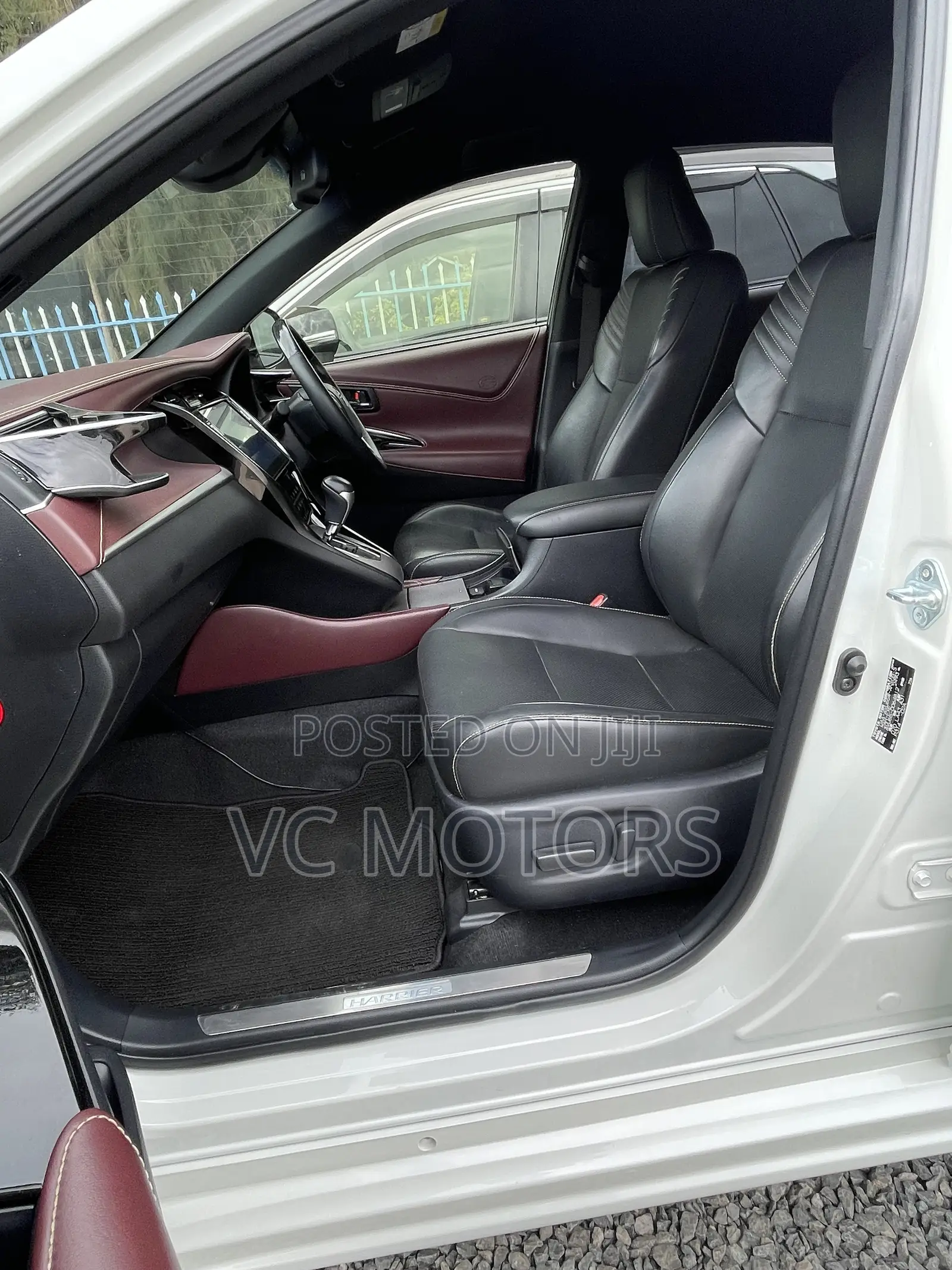 Toyota Harrier 2.5 Hybrid 4WD 2019 White