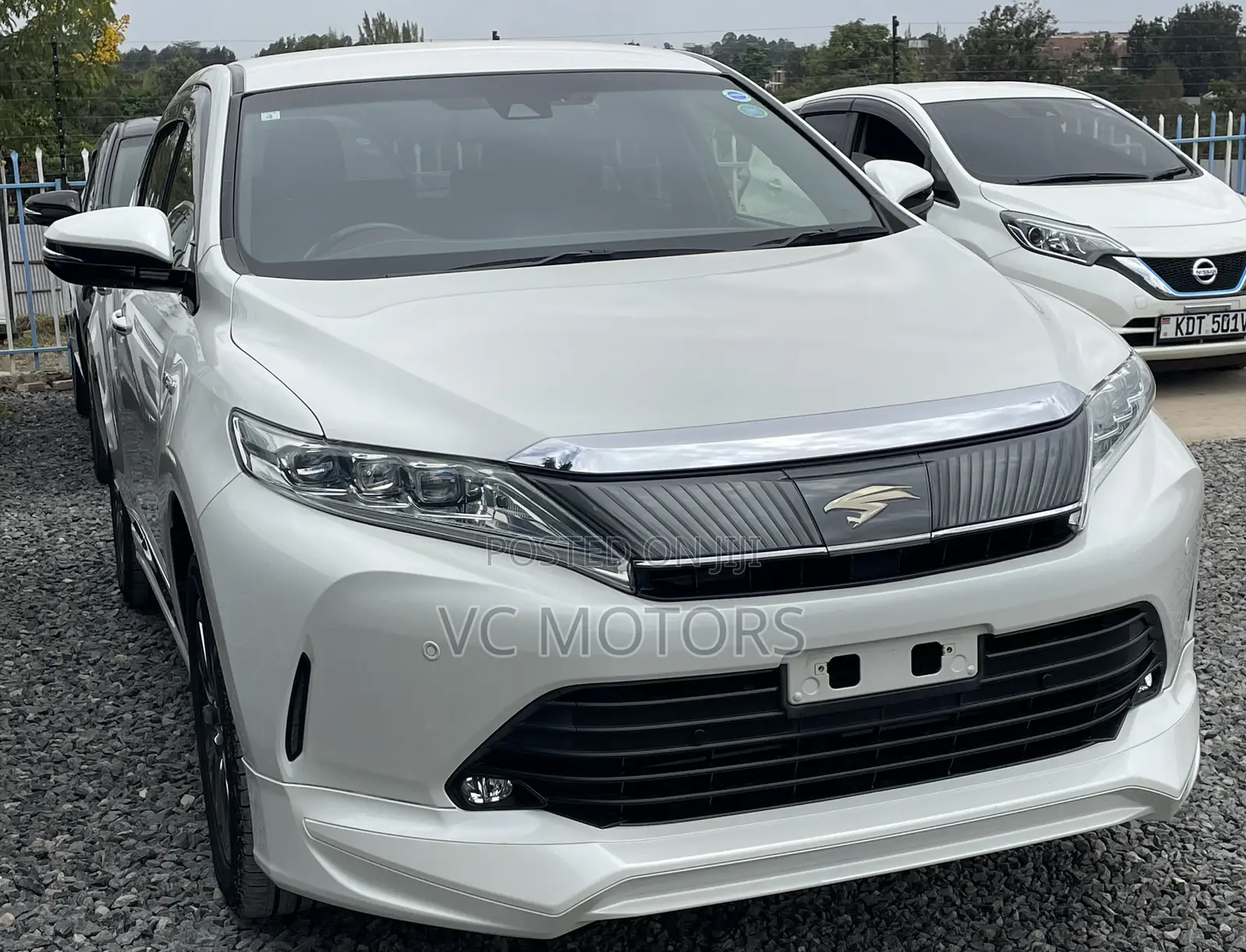 Toyota Harrier 2.5 Hybrid 4WD 2019 White