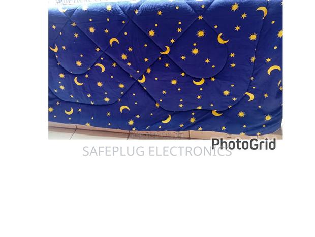 Luxury Warm Woollen Bed Blanket - thumbnail 2