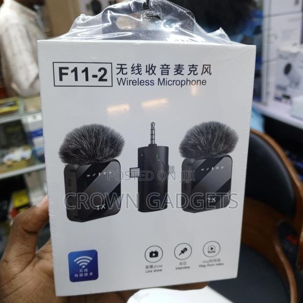 F11-2 2.4GHz Wireless Mic Kit for Vlogging Interviews