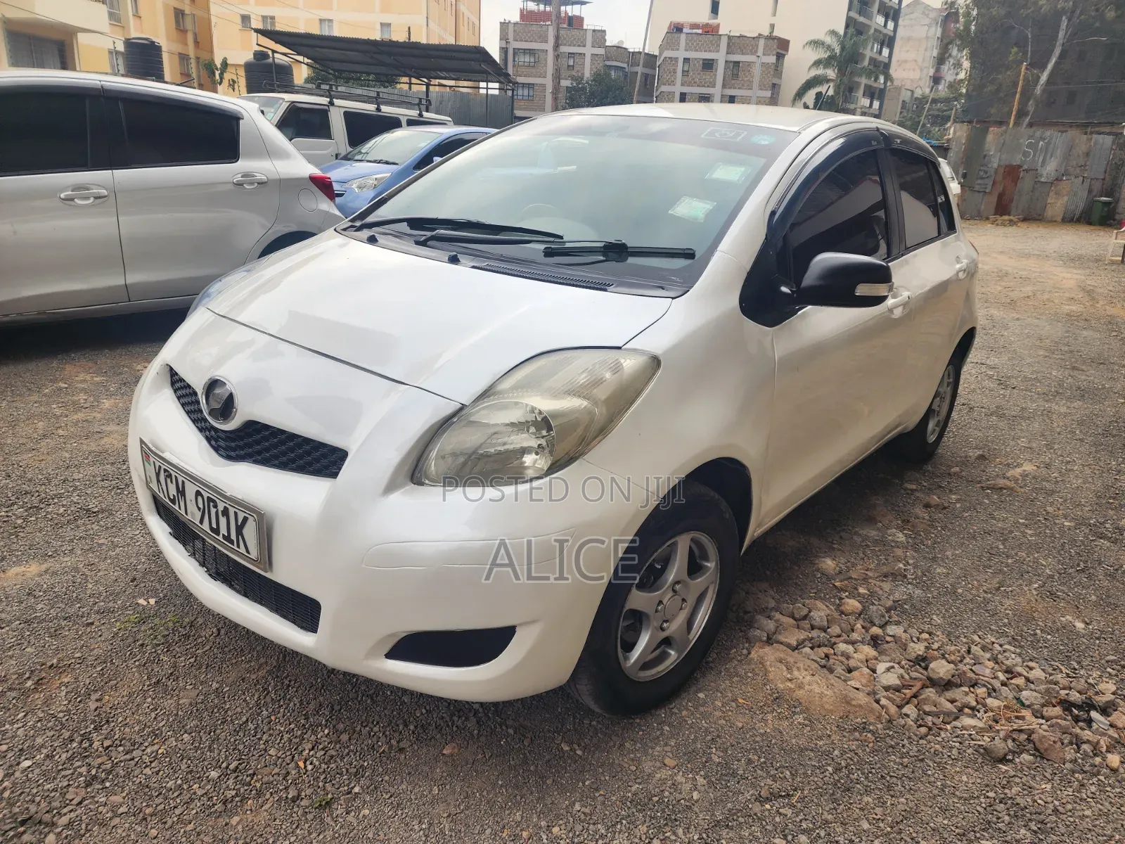 Toyota Vitz 2009 White