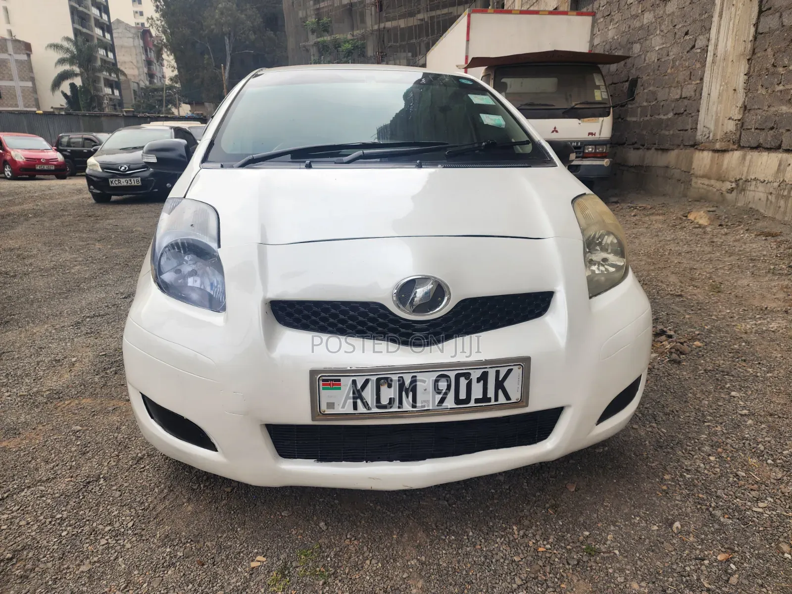 Toyota Vitz 2009 White