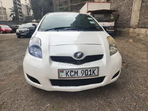 Toyota Vitz 2009 White