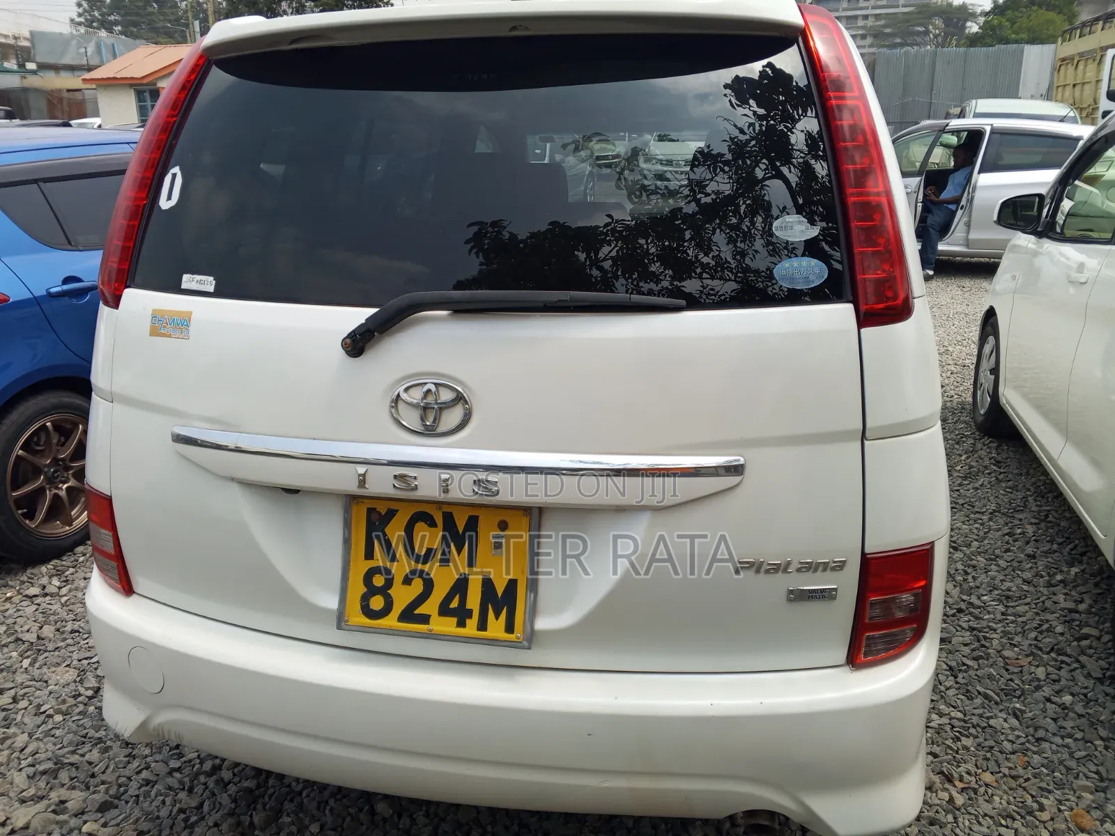Toyota ISIS 2010 White