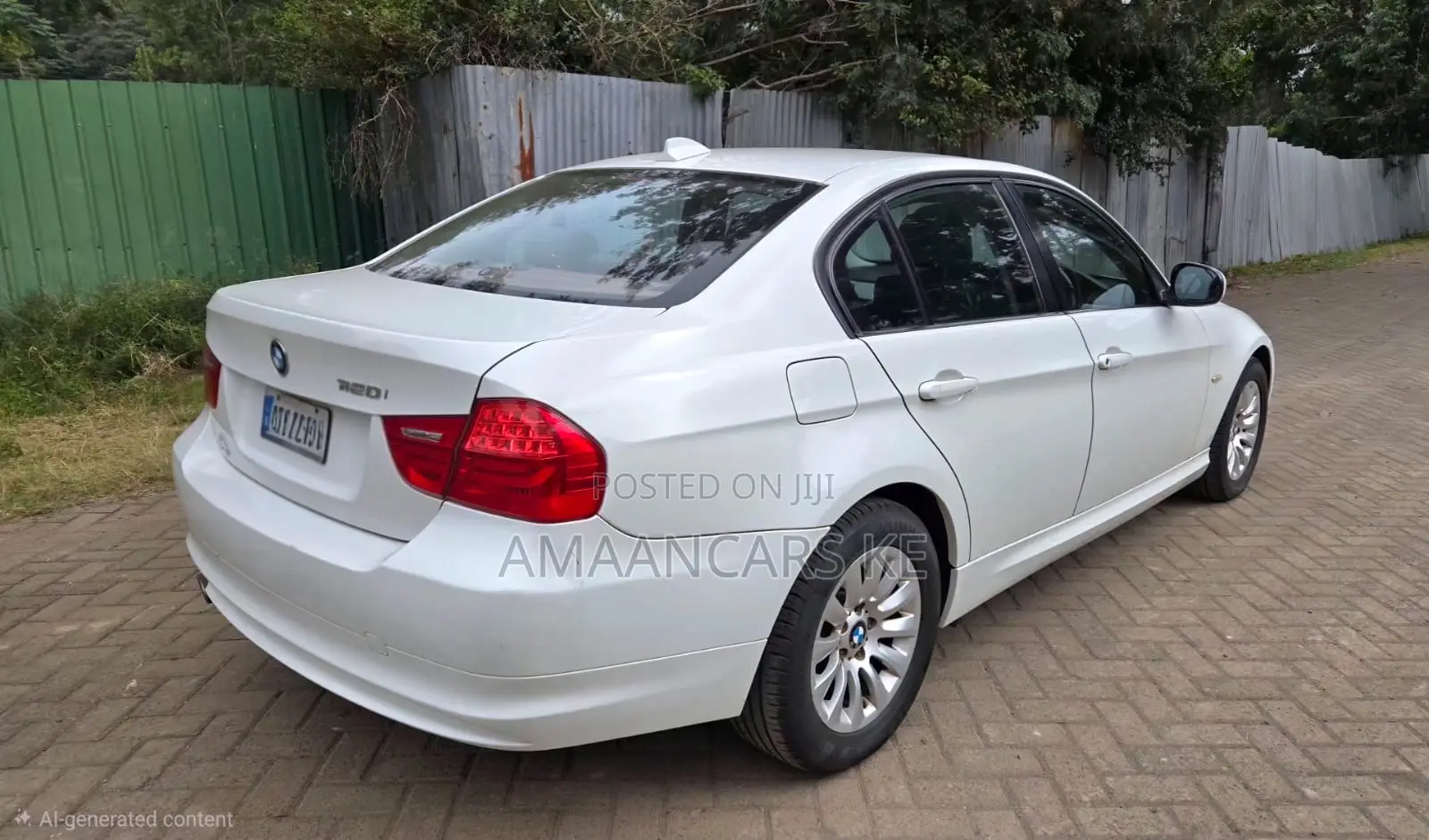 BMW 320i Sedan RWD 2011 White