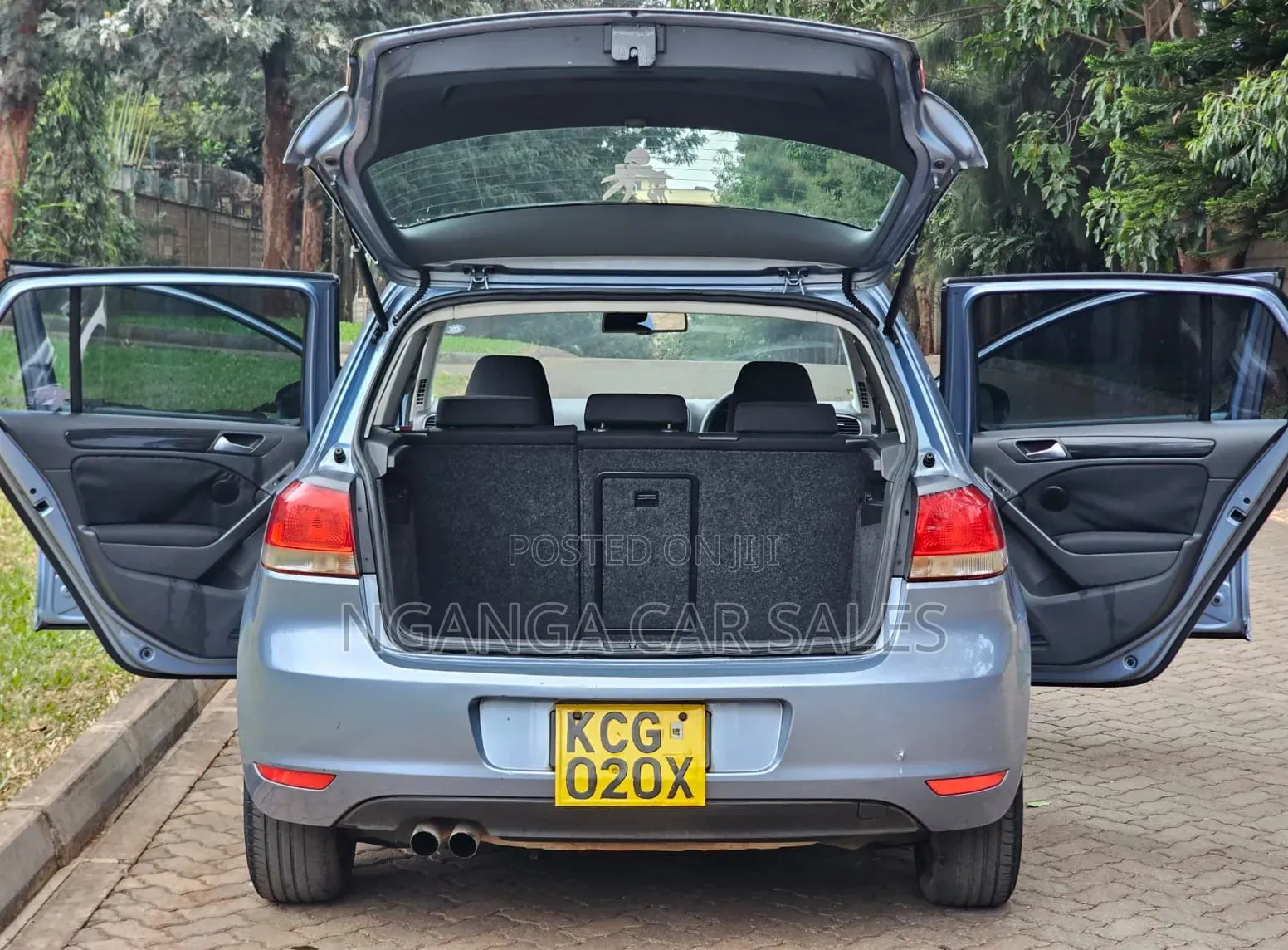 Volkswagen Golf 2010 Blue