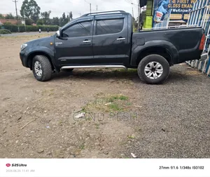 Toyota Hilux 2006 Black