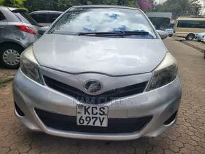 Toyota Vitz 2012 Silver