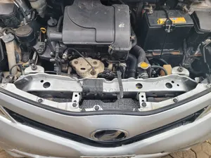 Toyota Vitz 2012 Silver