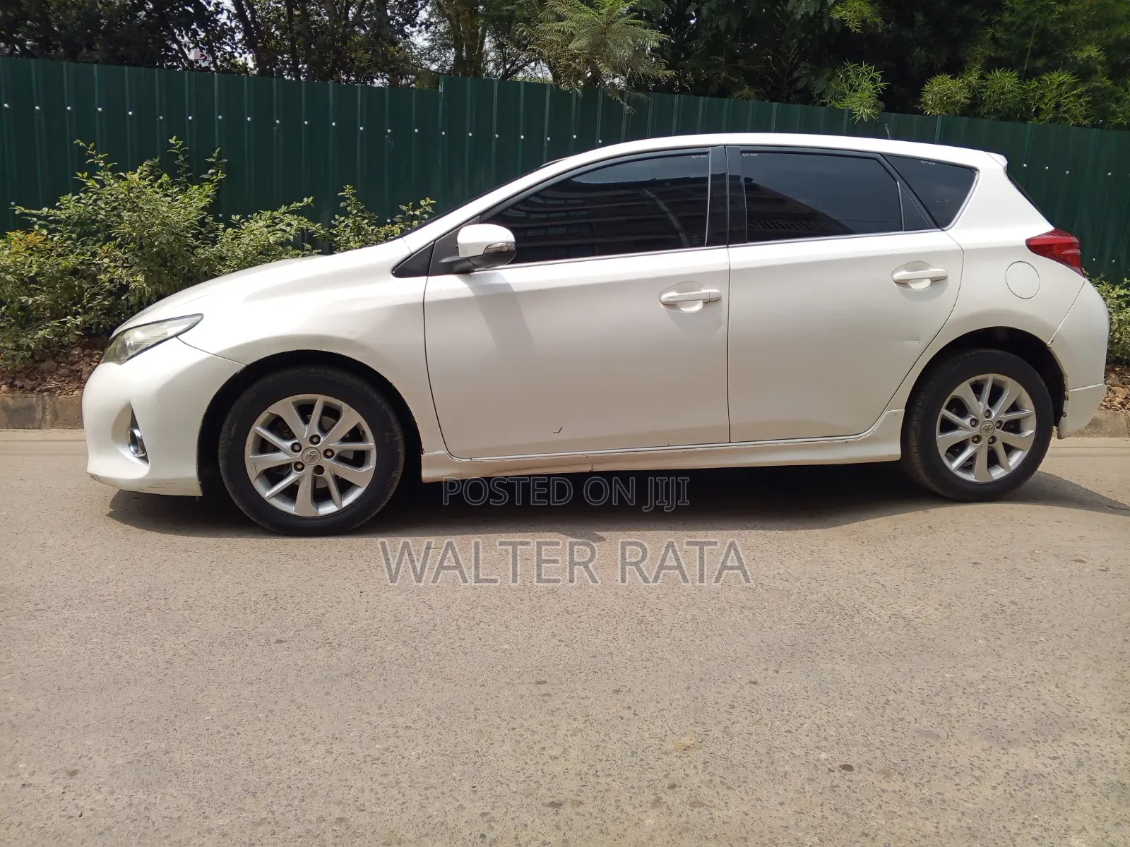 Toyota Auris 2012 White