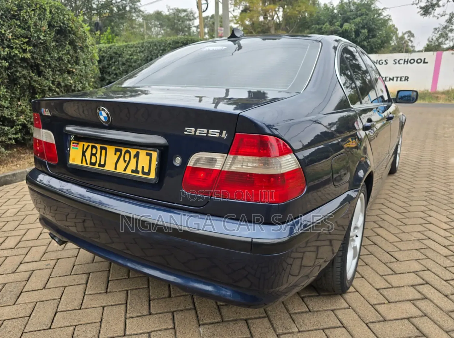 BMW 318i 2004 Blue