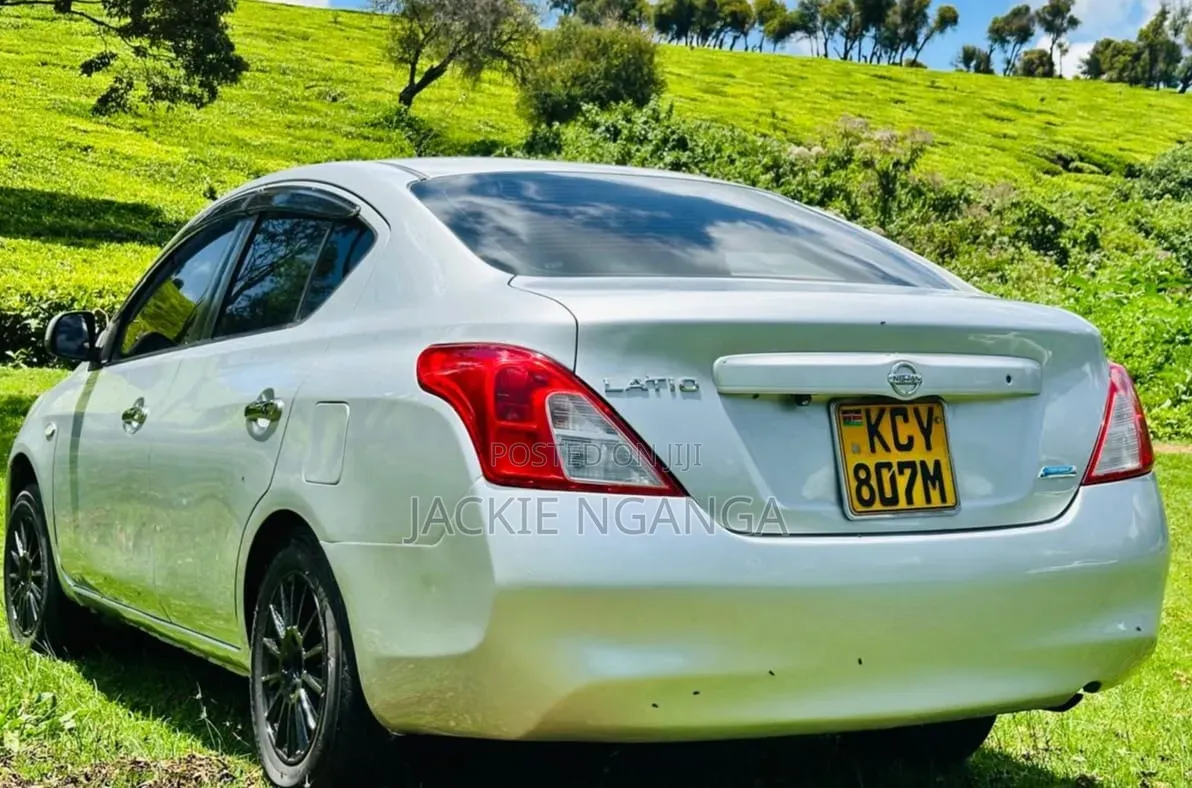 Nissan Latio 1.2 2013 Silver