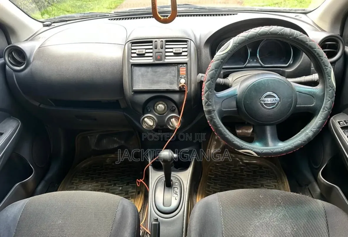 Nissan Latio 1.2 2013 Silver