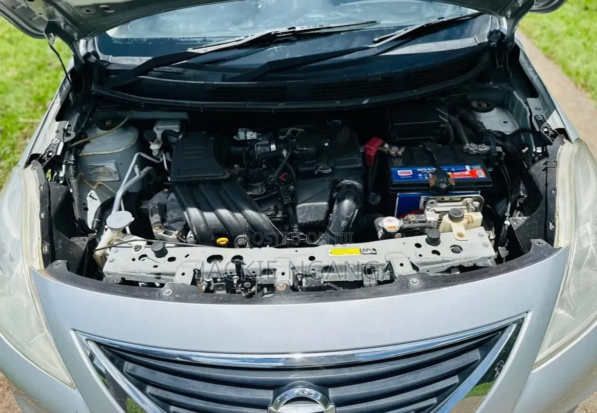 Nissan Latio 1.2 2013 Silver