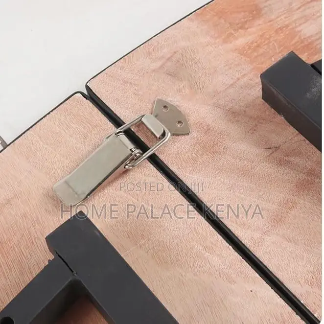 Round Table: Folding Wooden PVC Banquet Table
