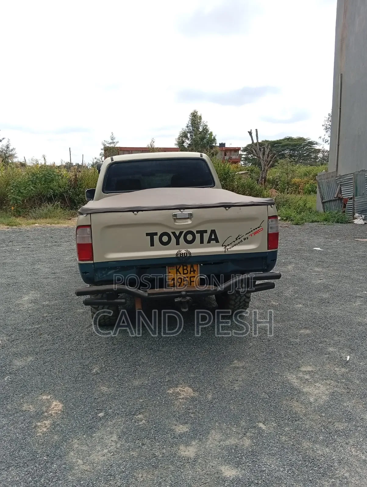 Toyota Hilux 2001 Gold