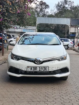 Toyota Auris 2017 Off white