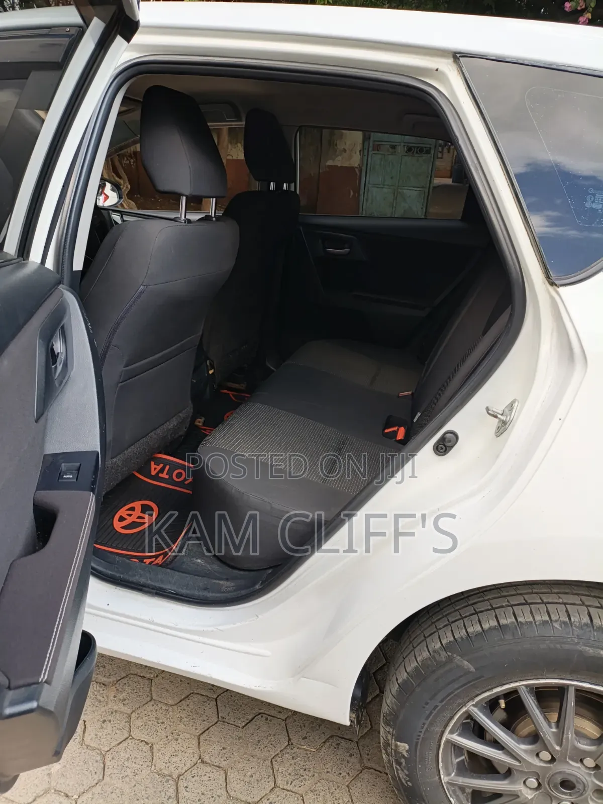 Toyota Auris 2017 Off white