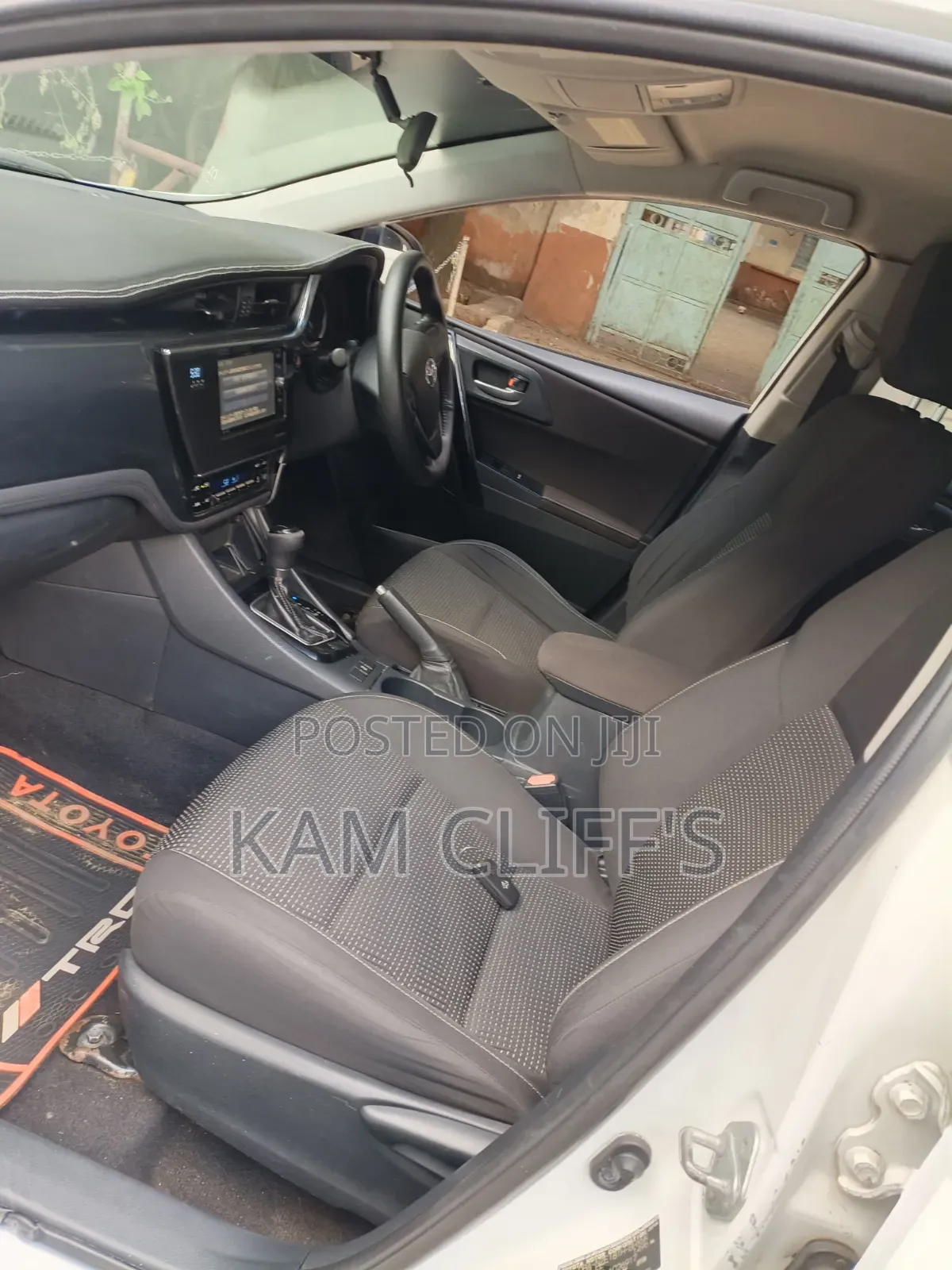 Toyota Auris 2017 Off white