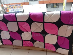 High-Quality Woollen Blanket – Warm, Stylish Comfortable