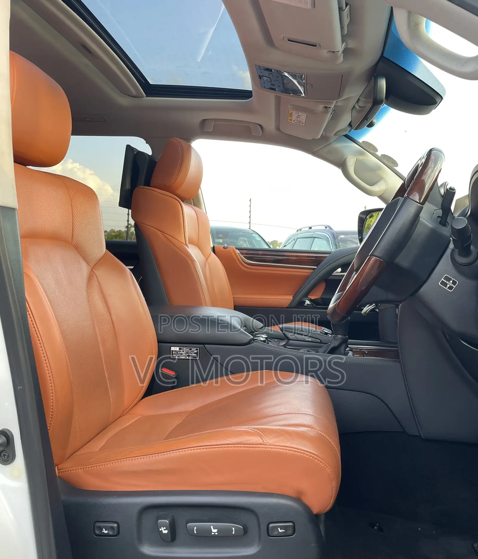 Lexus LX 570 (5 seats) AWD 2019 White
