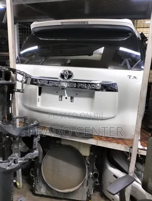 Toyota Prado Boot 2018