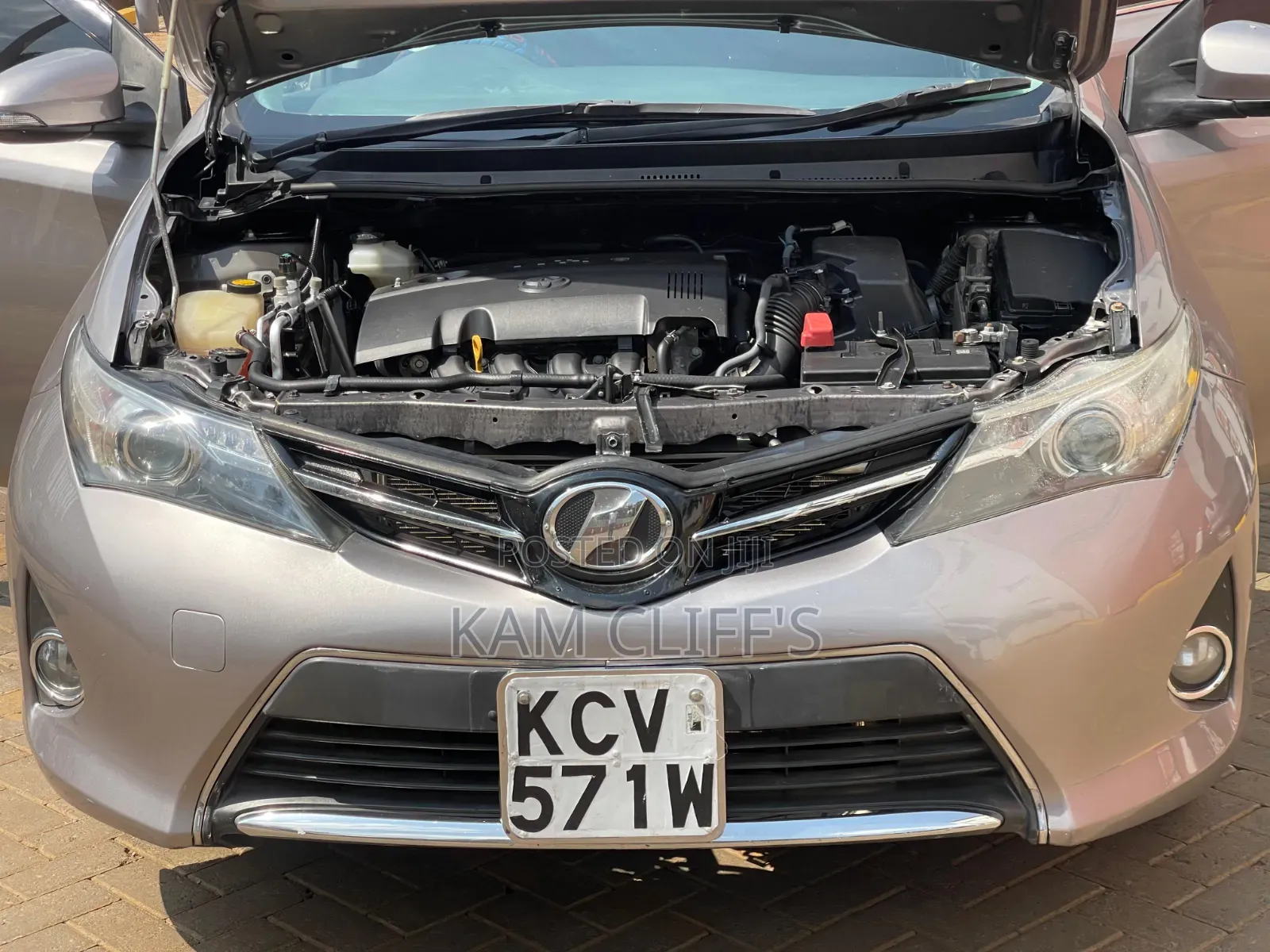 Toyota Auris 2012 Silver