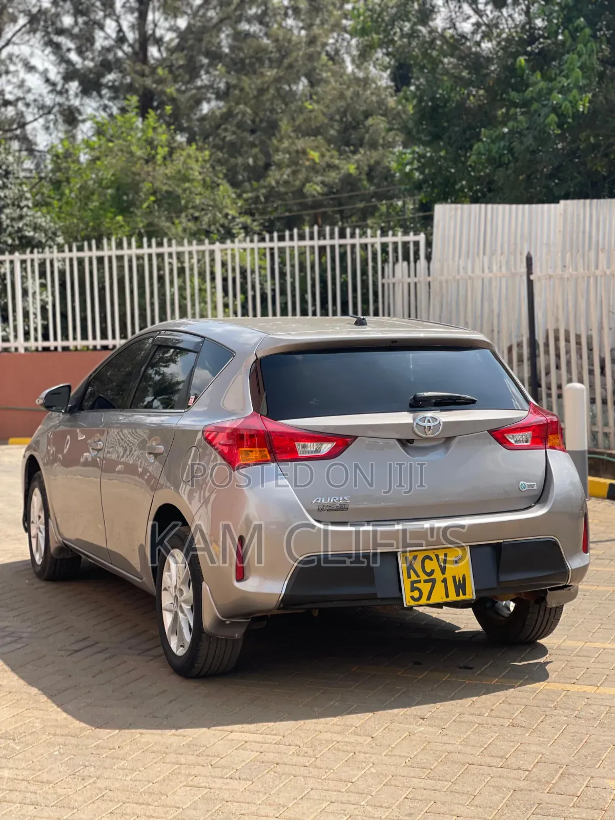 Toyota Auris 2012 Silver