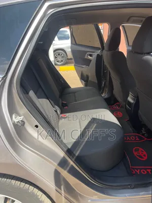 Toyota Auris 2012 Silver