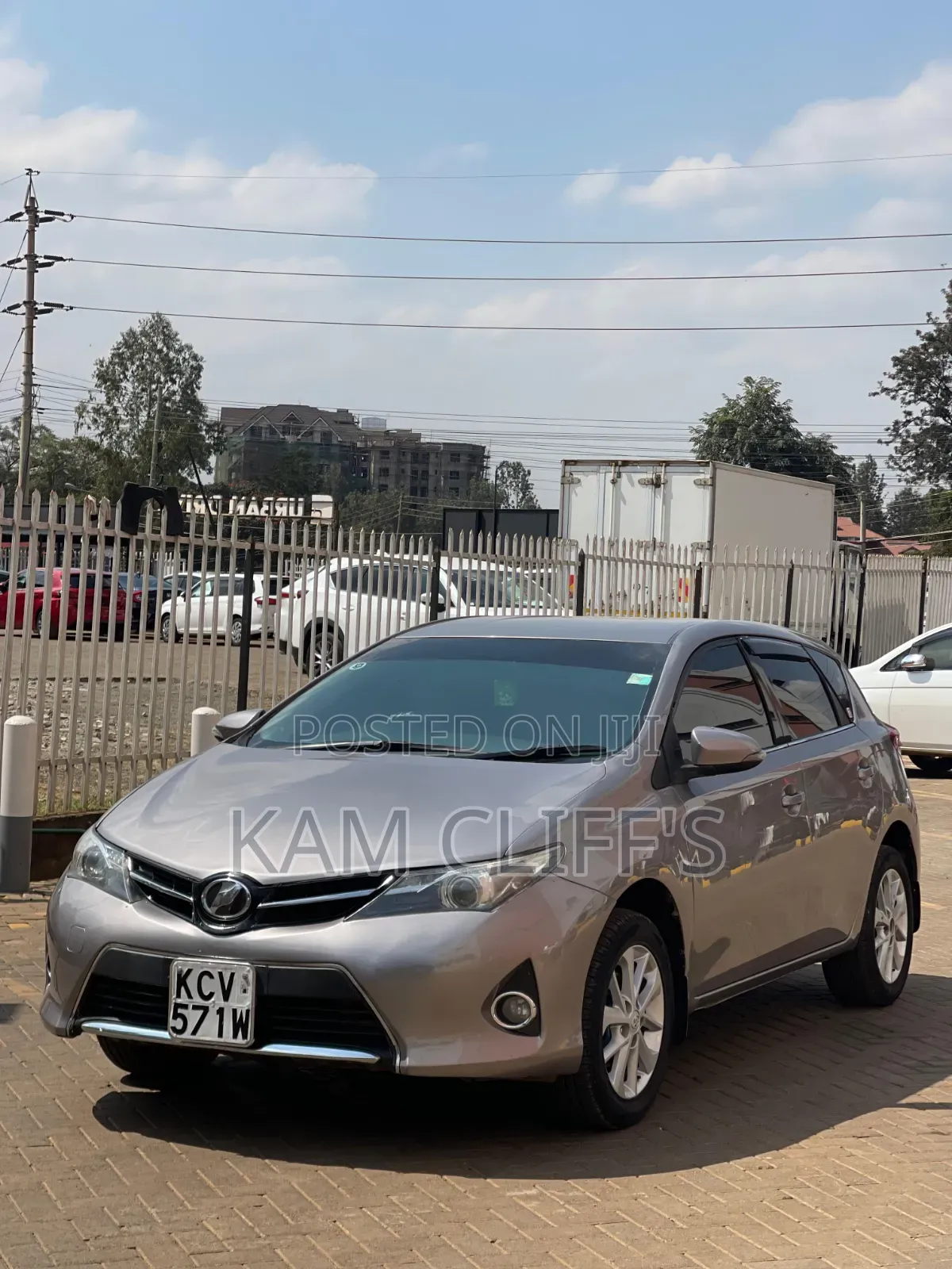 Toyota Auris 2012 Silver