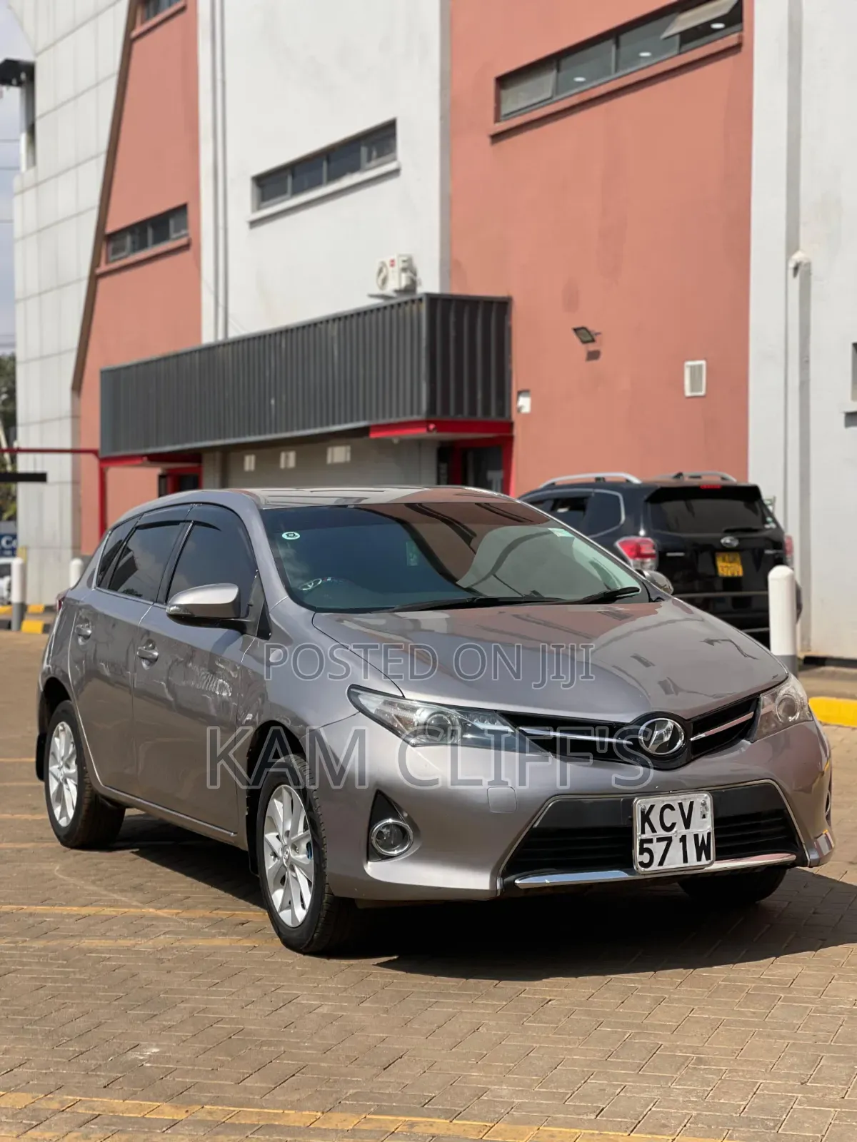 Toyota Auris 2012 Silver