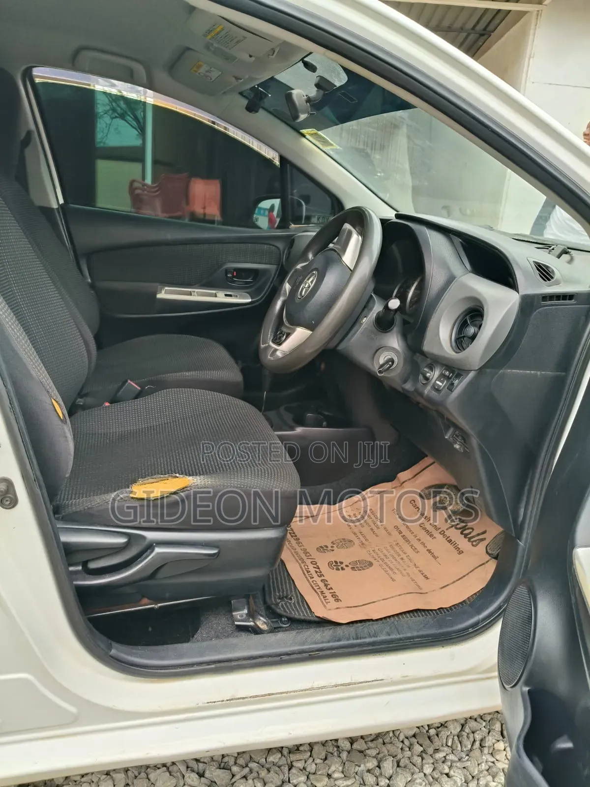 Toyota Vitz 2016 White