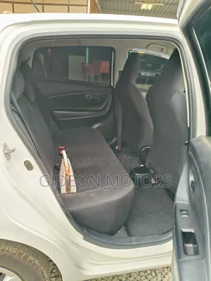 Toyota Vitz 2016 White
