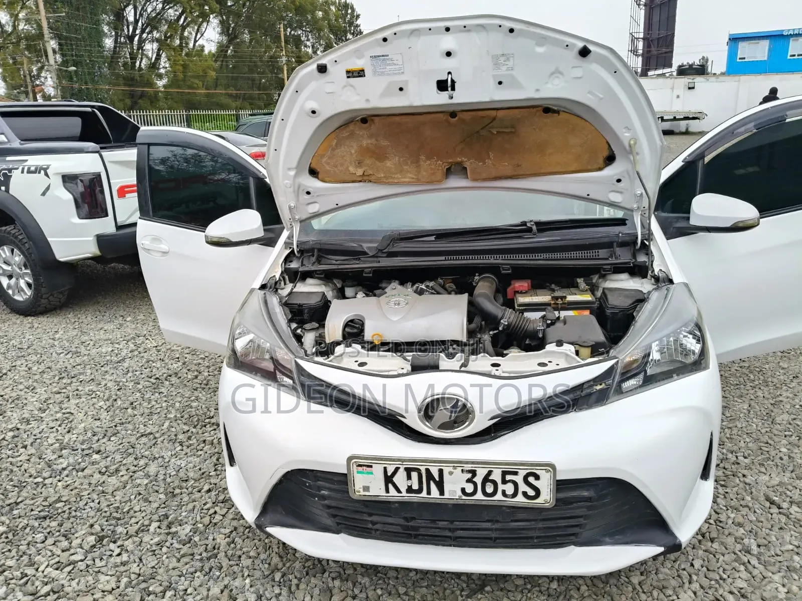 Toyota Vitz 2016 White