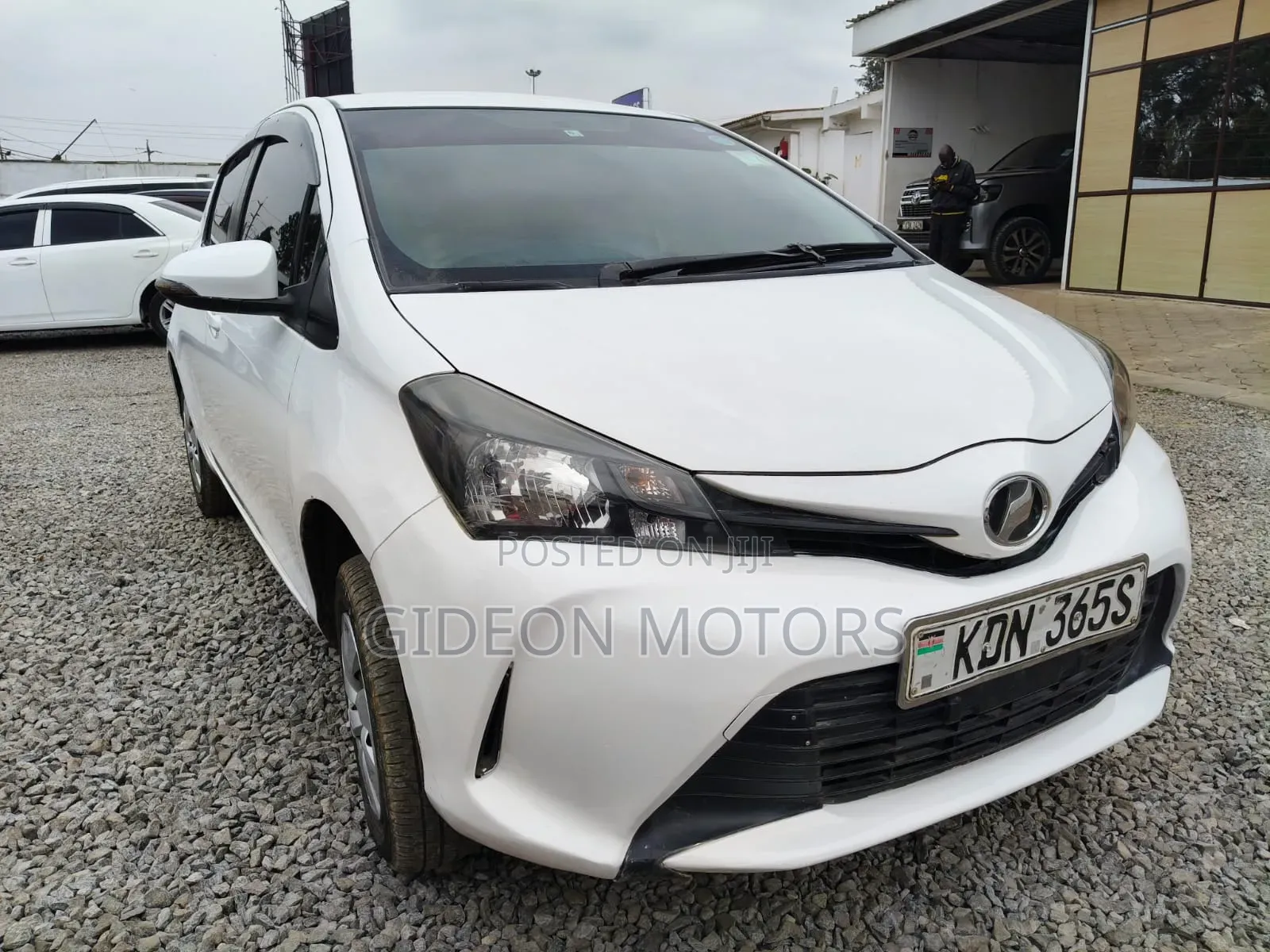 Toyota Vitz 2016 White