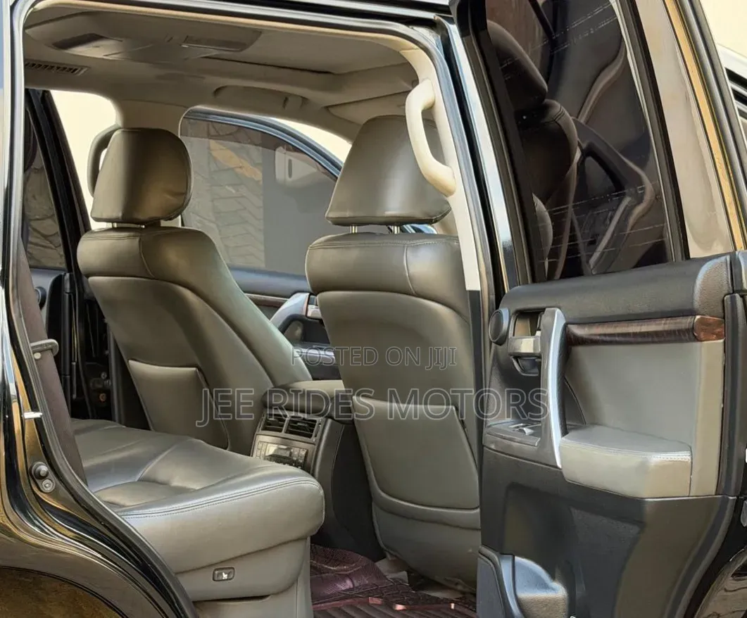 Toyota Land Cruiser 2010 Burgundy