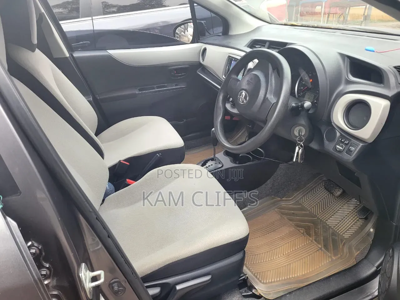 Toyota Vitz 2013 Gray