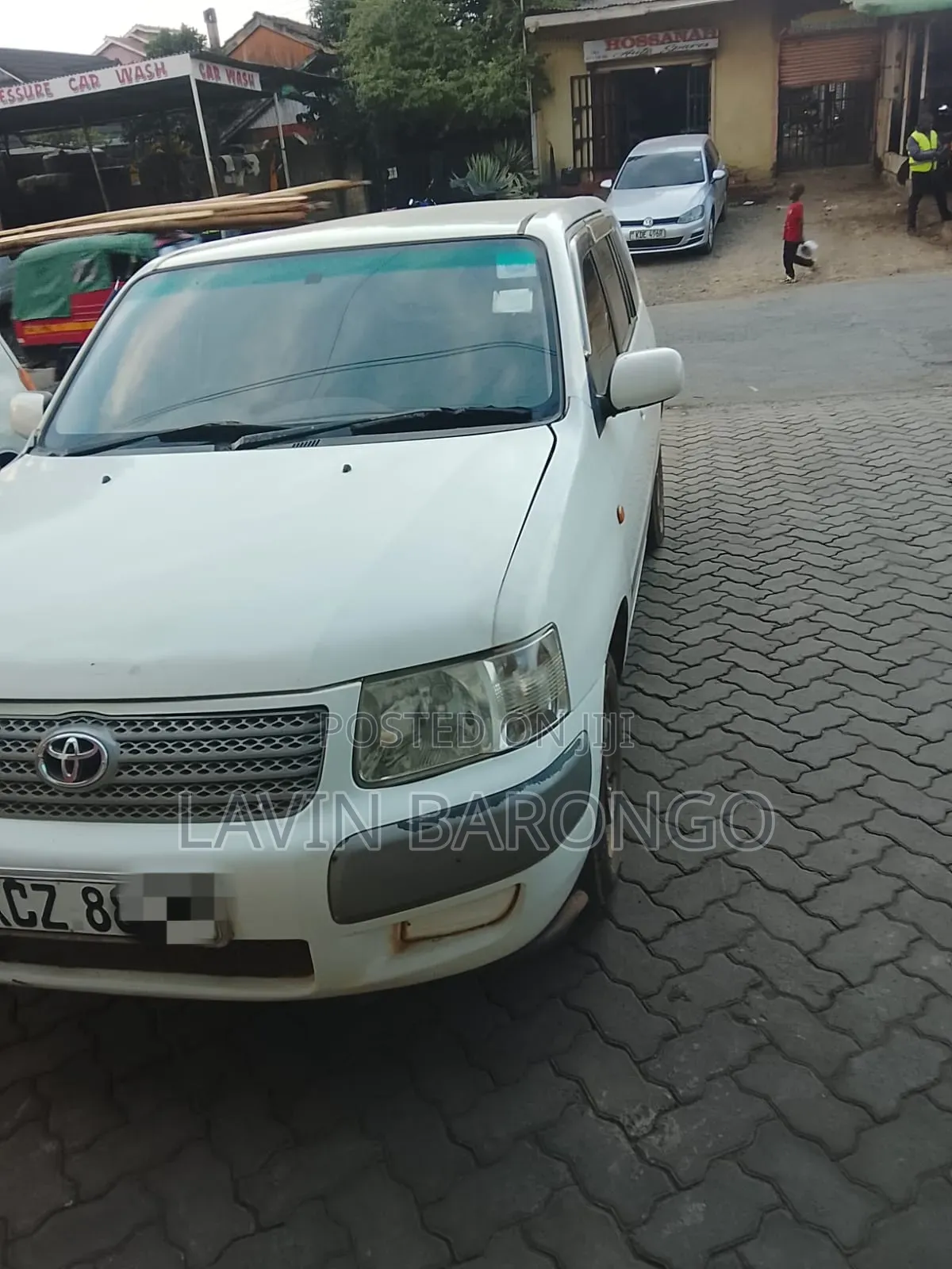 Toyota Quantum 2013 White