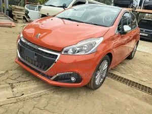 Peugeot 208 2018 Orange